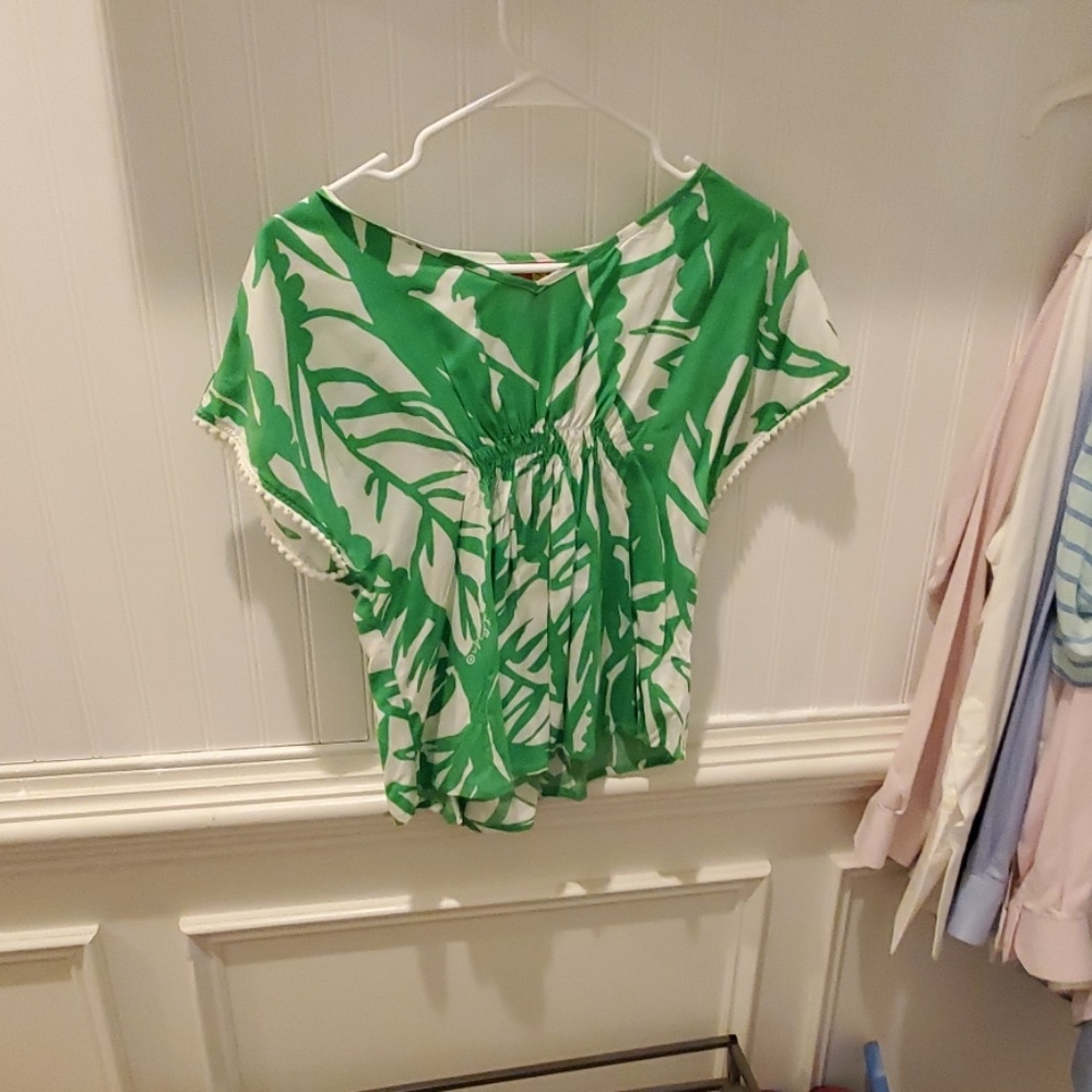 womans blouse